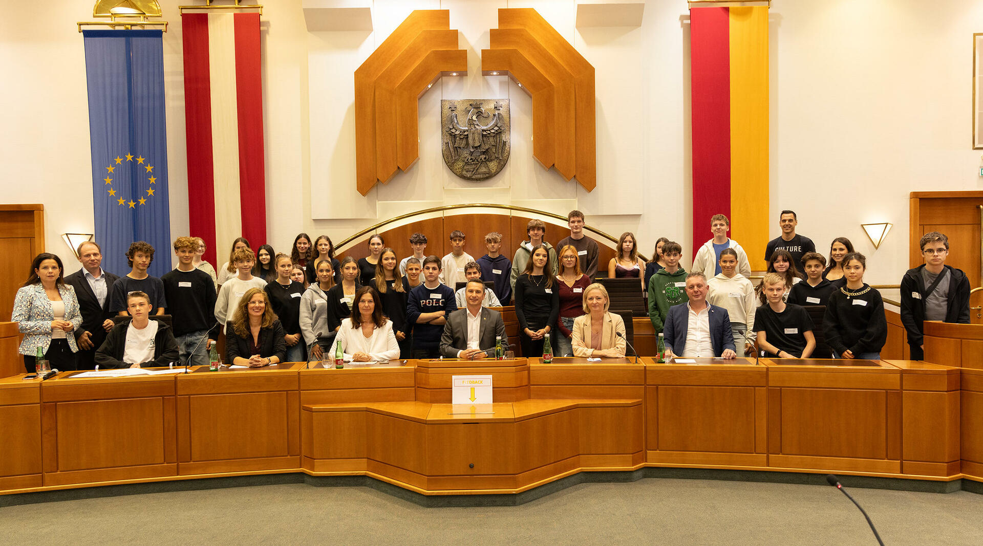 Gruppenbild mit den Abgeordneten